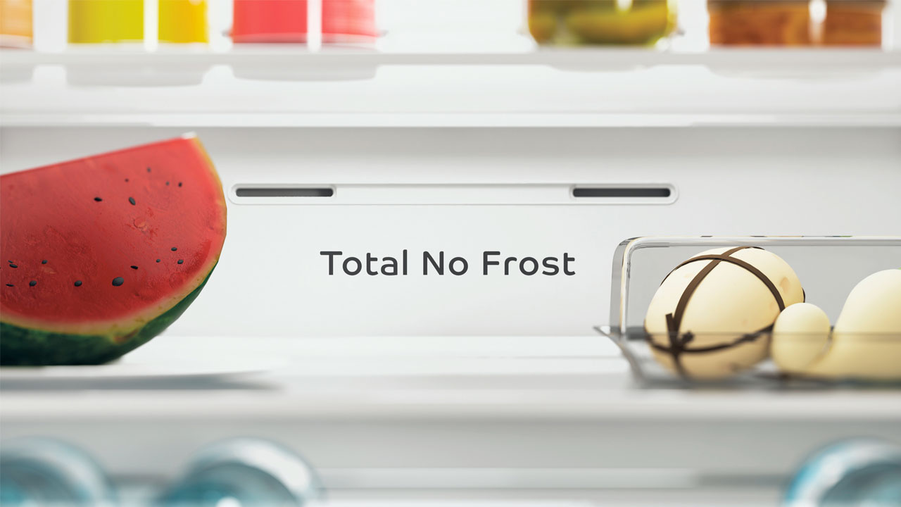Nie wieder Abtauen!   Die Total No Frost Technologie verhindert die Eisbildung